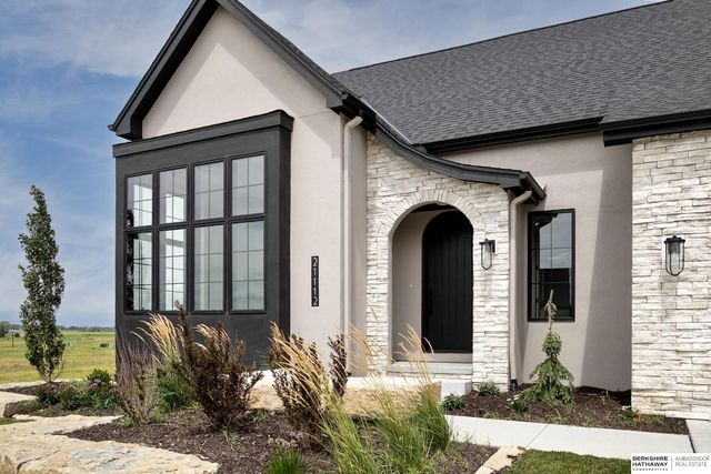 21112 Laurel Avenue, Omaha, NE 68022