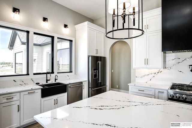 21112 Laurel Avenue, Omaha, NE 68022