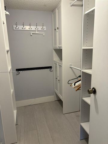 250 181st Dr 102, Sunny Isles Beach, FL 33160