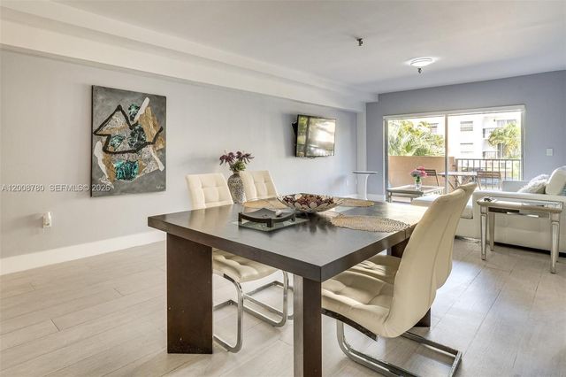 250 181st Dr 102, Sunny Isles Beach, FL 33160