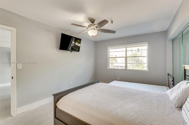 250 181st Dr 102, Sunny Isles Beach, FL 33160