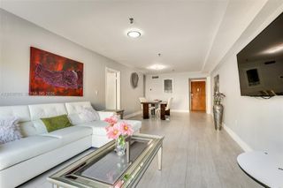 250 181st Dr 102, Sunny Isles Beach, FL 33160