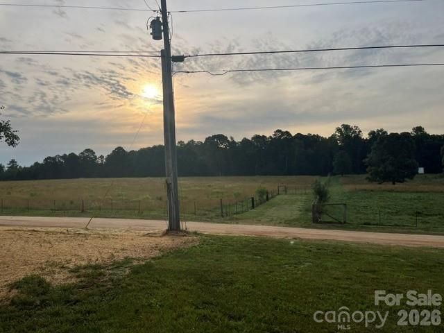 204 A L Fox Road, Taylorsville, NC 28681