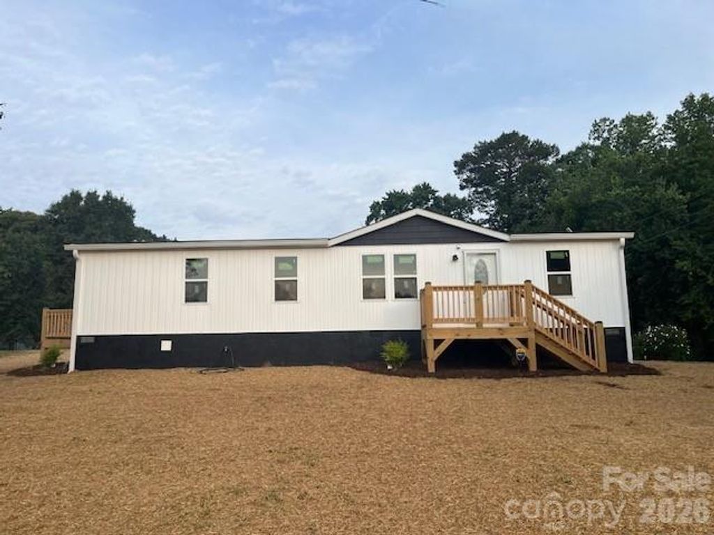 204 A L Fox Road, Taylorsville, NC 28681