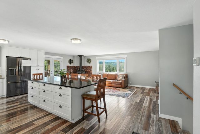 1721 Kirkpatrick Rd, Elk, WA 99009