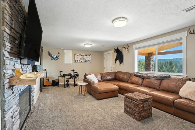 1721 Kirkpatrick Rd, Elk, WA 99009