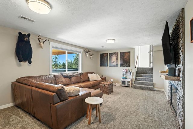 1721 Kirkpatrick Rd, Elk, WA 99009