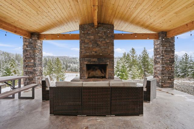 1721 Kirkpatrick Rd, Elk, WA 99009