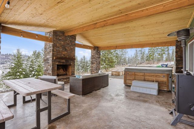 1721 Kirkpatrick Rd, Elk, WA 99009