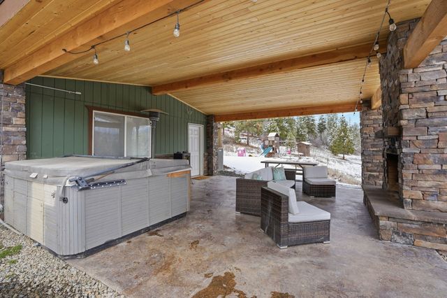 1721 Kirkpatrick Rd, Elk, WA 99009