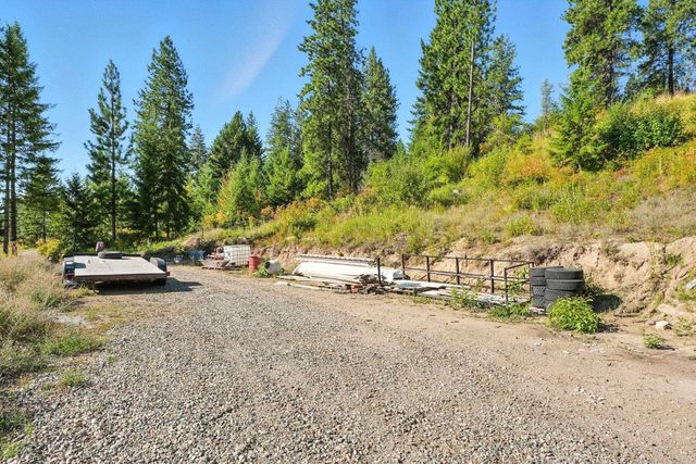 1721 Kirkpatrick Rd, Elk, WA 99009