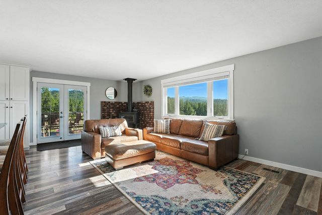 1721 Kirkpatrick Rd, Elk, WA 99009