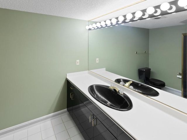 1930 127th Circle NW, Coon Rapids, MN 55448