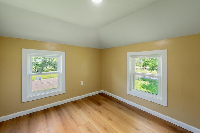 488 Minneapolis Avenue S, Amery, WI 54001