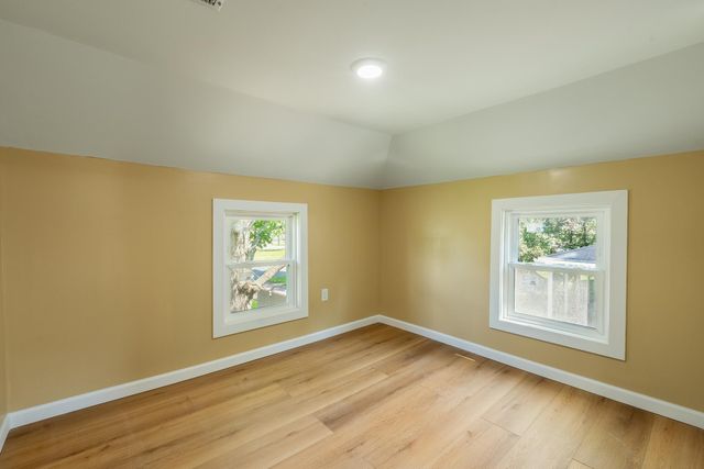 488 Minneapolis Avenue S, Amery, WI 54001