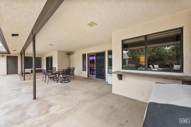 12151 Cattle King Drive, Bakersfield, CA 93306