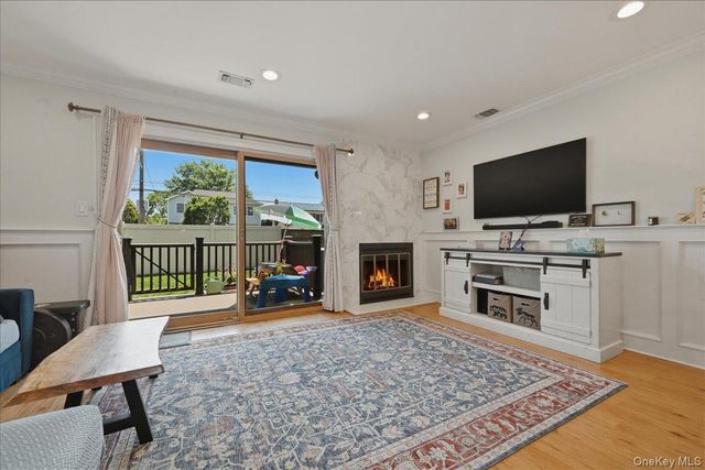 16 Balsam Court, Wantagh, NY 11793