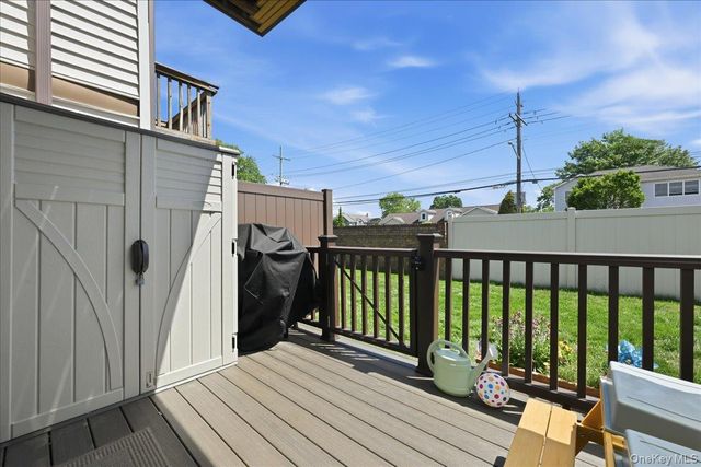 16 Balsam Court, Wantagh, NY 11793