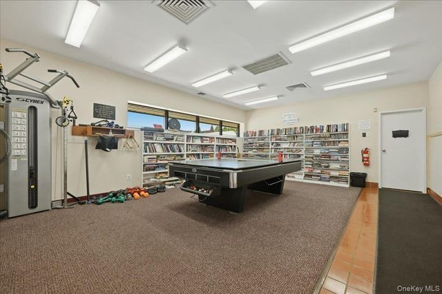 16 Balsam Court, Wantagh, NY 11793