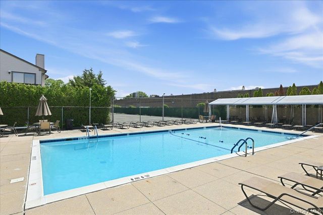 16 Balsam Court, Wantagh, NY 11793