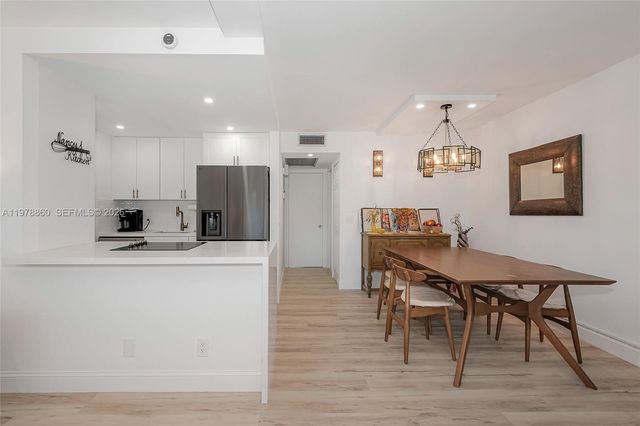 300 SW 134th Way 212E, Pembroke Pines, FL 33027