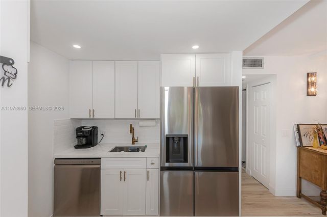 300 SW 134th Way 212E, Pembroke Pines, FL 33027