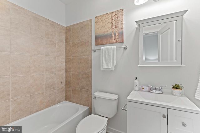 1022 3RD PL SE, Washington, DC 20003