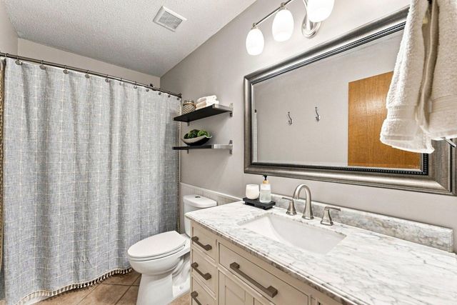 19002 Barrington Drive, Eden Prairie, MN 55346