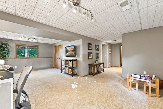 19002 Barrington Drive, Eden Prairie, MN 55346
