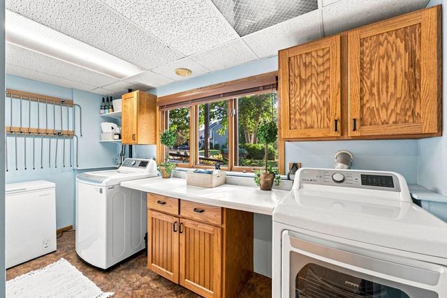 19002 Barrington Drive, Eden Prairie, MN 55346