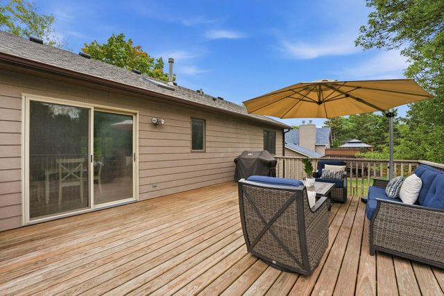 19002 Barrington Drive, Eden Prairie, MN 55346