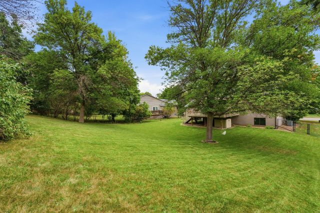 19002 Barrington Drive, Eden Prairie, MN 55346