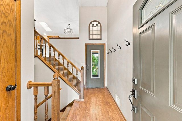 19002 Barrington Drive, Eden Prairie, MN 55346
