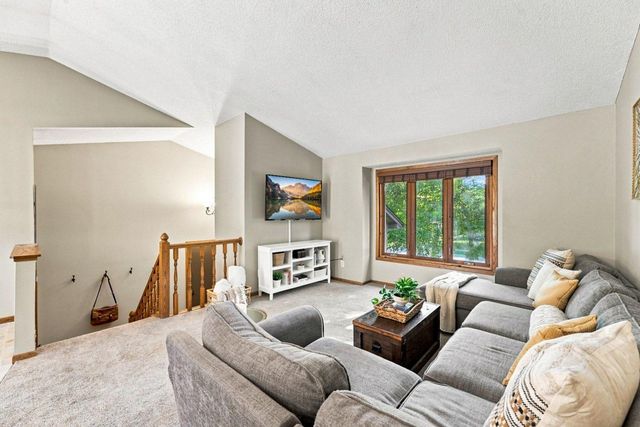 19002 Barrington Drive, Eden Prairie, MN 55346