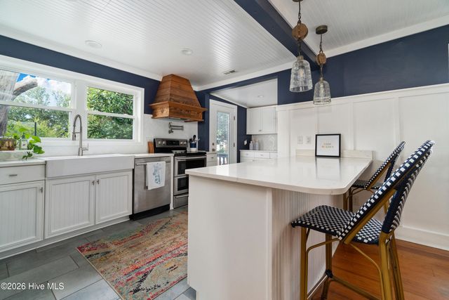 1205 Evans Street, Morehead City, NC 28557