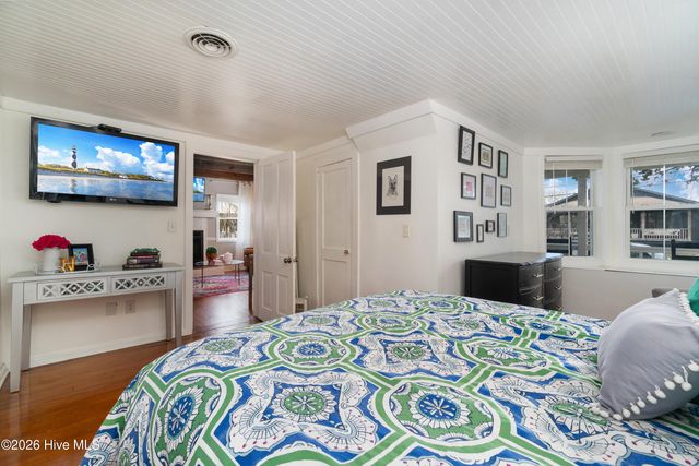 1205 Evans Street, Morehead City, NC 28557