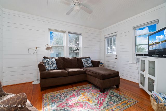 1205 Evans Street, Morehead City, NC 28557