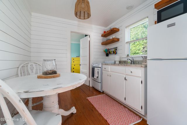 1205 Evans Street, Morehead City, NC 28557