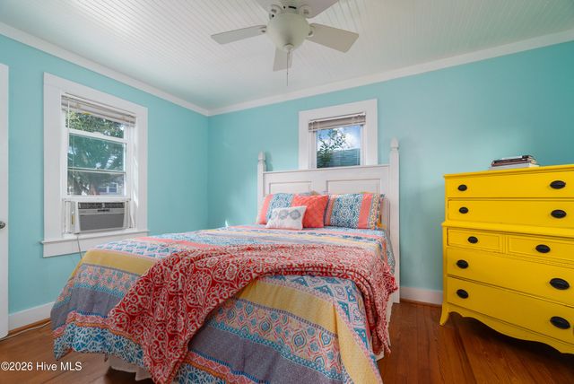 1205 Evans Street, Morehead City, NC 28557