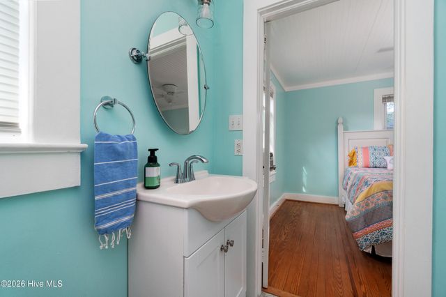 1205 Evans Street, Morehead City, NC 28557