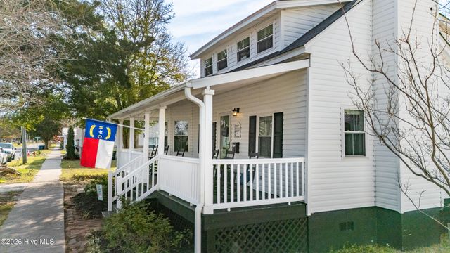 1205 Evans Street, Morehead City, NC 28557