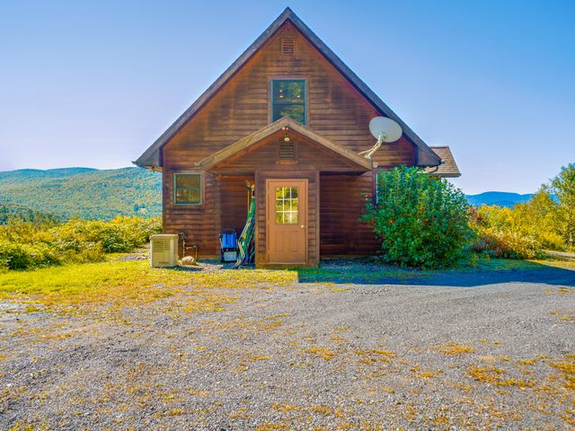 88 Short Ridge Way, Long Lake, NY 12847