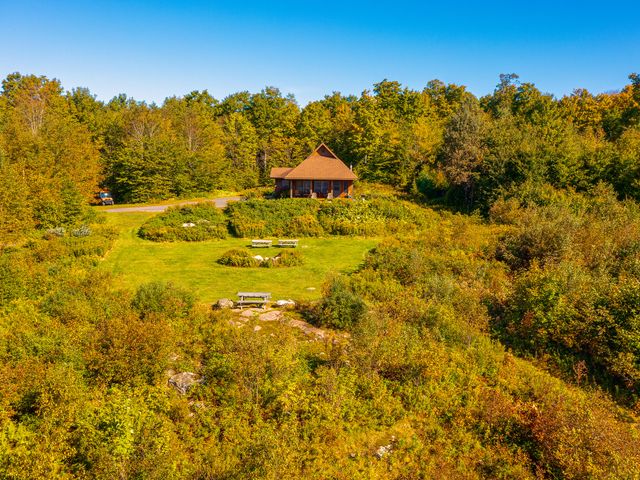 88 Short Ridge Way, Long Lake, NY 12847