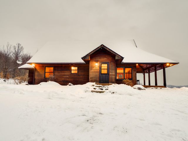 88 Short Ridge Way, Long Lake, NY 12847