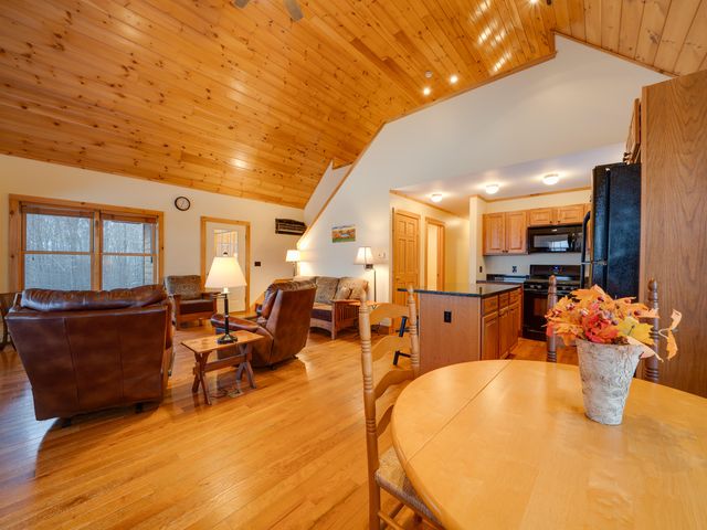 88 Short Ridge Way, Long Lake, NY 12847