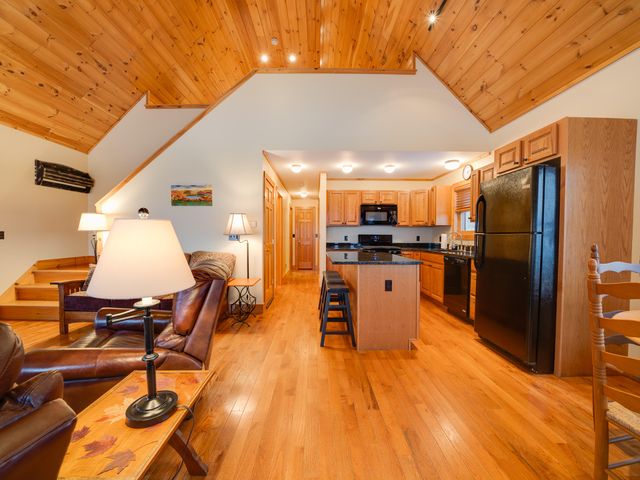 88 Short Ridge Way, Long Lake, NY 12847