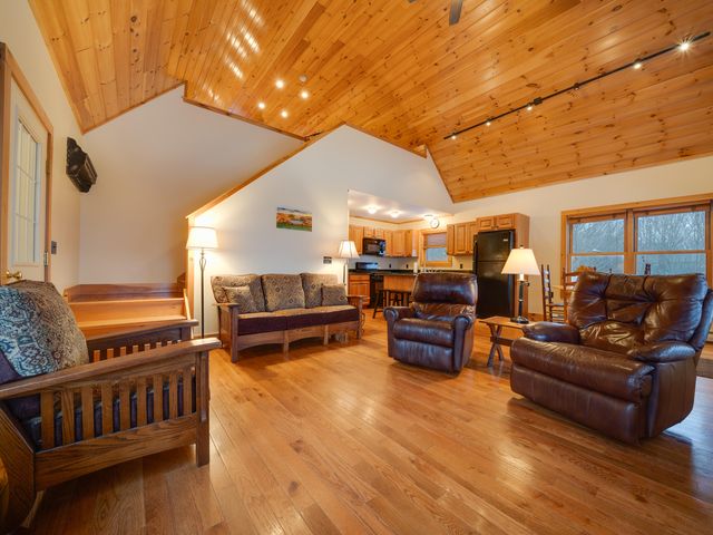 88 Short Ridge Way, Long Lake, NY 12847