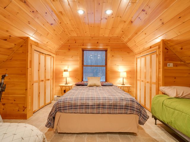 88 Short Ridge Way, Long Lake, NY 12847