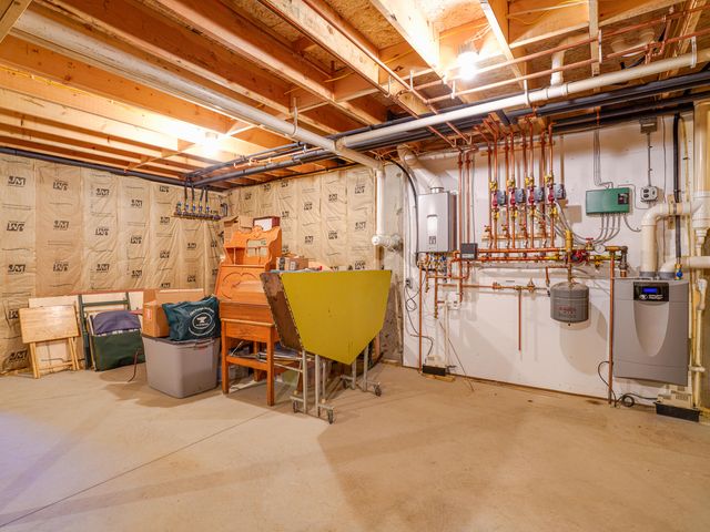 88 Short Ridge Way, Long Lake, NY 12847