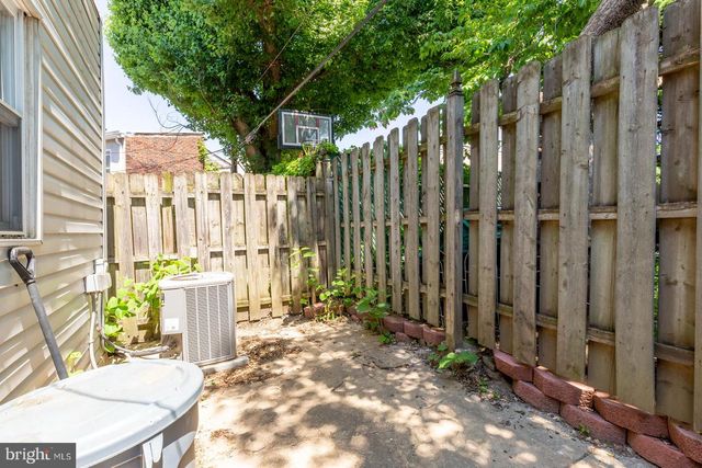 1439 E OXFORD ST, Philadelphia, PA 19125